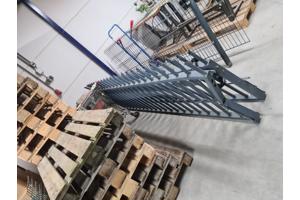 dubbele poort met schade circa 6m