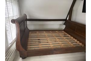 Prachtig, solide antiek houten bed