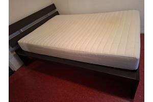 2 persoons bed evt met goed en schoon matras
