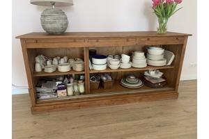 Prachtige servies/opbergkast met schuifdeurtjes