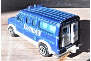 Majorette Ford E 350 politie bus 1
