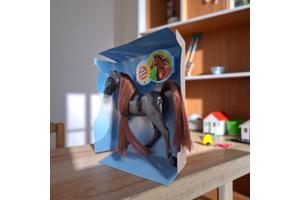 Little horse speelpaard zwart grijs gevlekt bruin haar