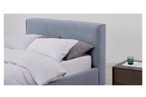 Kingsizebed met opbergruimte in het lichg blauw/grijs