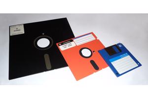Oude Commodore spullen en diskettes