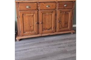 Dressoir, vitrinekast en salontafel
