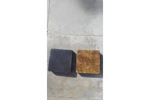 Gele en lichtblauwe tuinbestrating