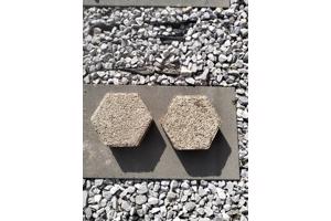 Zeshoekige tegels 24x21x8 ongeveer 100 stuks
