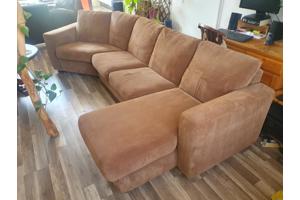 hoekbank bestaande uit 3 losse delen