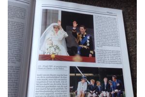 Jaarboeken (16stuks ) van 1988 tot 2003 in het Nederlands