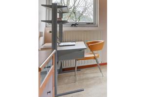 Degelijk bureau, zo goed als nieuw
