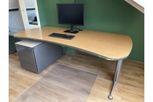 Bureau 200x95cm in hoogte verstelbaar