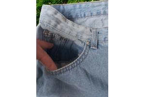 wijde jeans driekwart lang met omslagpijp lichtblauw 32 M/L