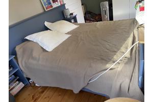 2 persoons bed: frame en bodem (200x180)