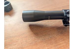 Dempers, Kijkertje en geweerriem.