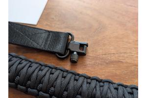 Dempers, Kijkertje en geweerriem.