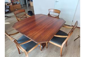 Eethoek kersen met 4 stoelen