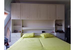 Bed met brugkast