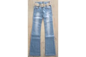LowCut uitlopende Jeans, maat 38, lichtblauw (nieuw)