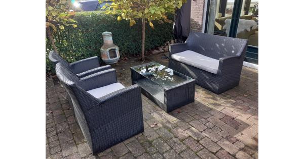 Gebruikte loungeset met kussens in Linschoten Tuin en Terras, Huisjes