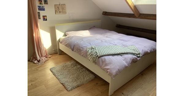 Weerkaatsing Benadrukken kust Mooi stevig houten bed 200x160 in Amsterdam - Huis en Inrichting,  Slaapkamer - Markanda