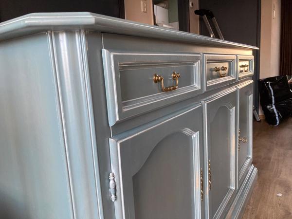 Mintgroen dressoir (146 b x 90 h x 61 d)