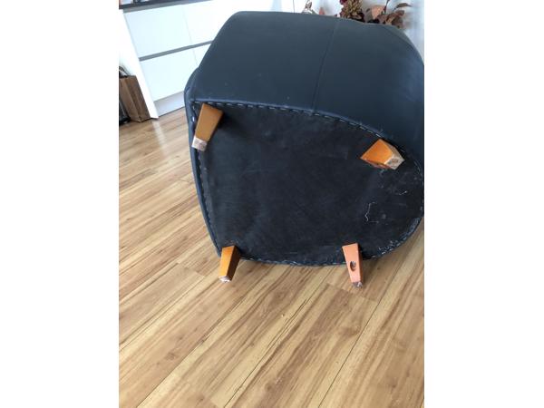 Donker blauwe leren fauteuil