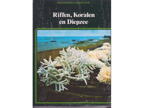 Natuurboeken en tuinboeken diversen. Dier , tuin en natuur