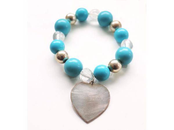 Turquoise kralenarmband met metalen hartje  (nieuw)