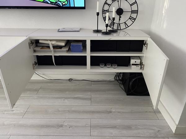 Tv kast Ikea besta.