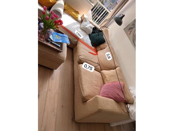 Zandkleurige hoekbank