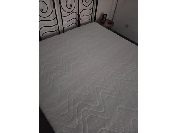 Matras 180x200 (logeerkamer)