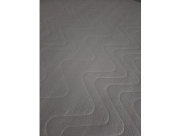 Matras 180x200 (logeerkamer)