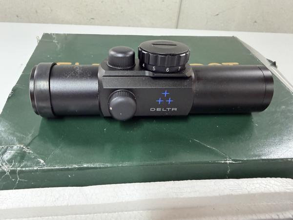 Red dot delta optical