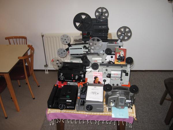 8mm, S8 mm projectoren en VHS camera's e.d.