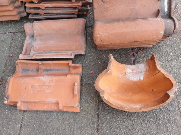 Dakpannen van ± 1930 voor reserve