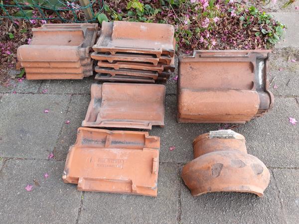 Dakpannen van ± 1930 voor reserve