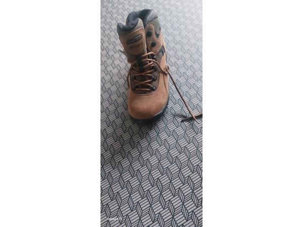 Trekking schoenen goede wandelschoenen