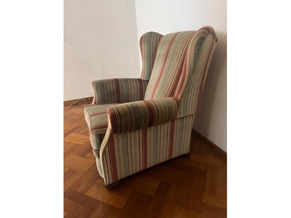Comfortabele ouderwetse leesstoel
