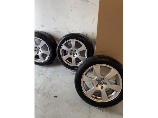 Volvo V60 V70 V90 XC40 LM winterbanden set 225/50/17