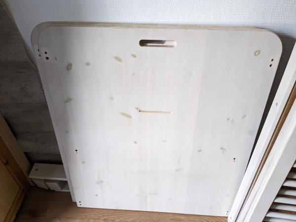 Ledikantje. Eventueel met matras