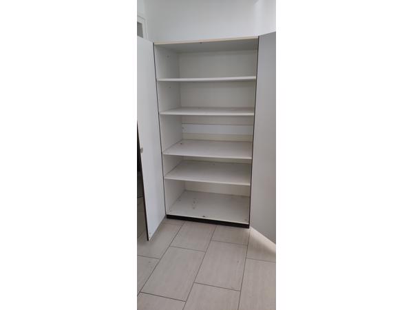 Kast met 4 planken