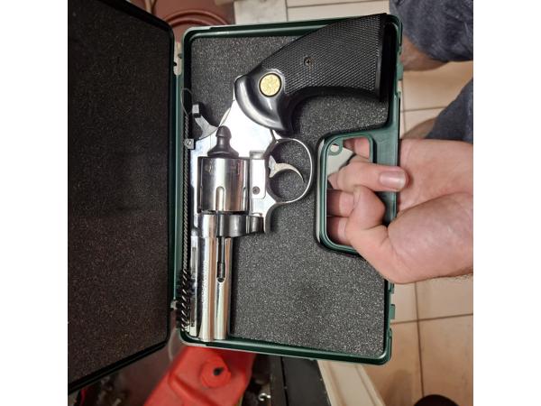 Alarm pistool 9mm  kimar  colt python 4