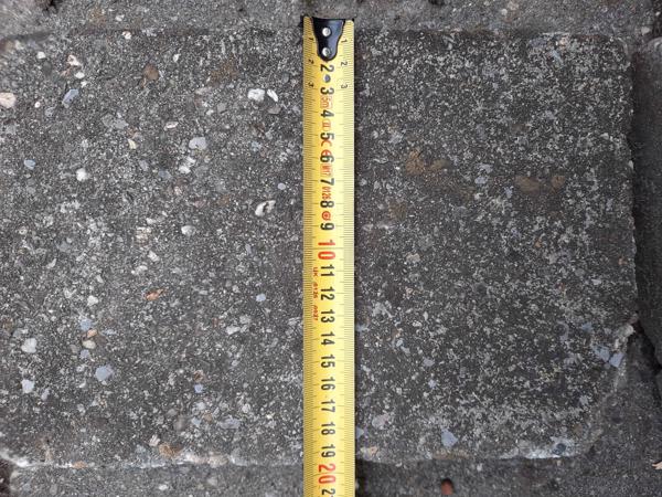 20x30cm  tuintegels,  120stuks, ruim 8m2