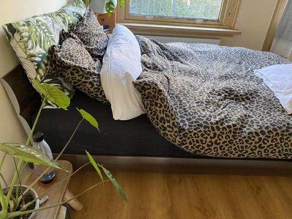 Tweepersoonsbed in zeer goede staat