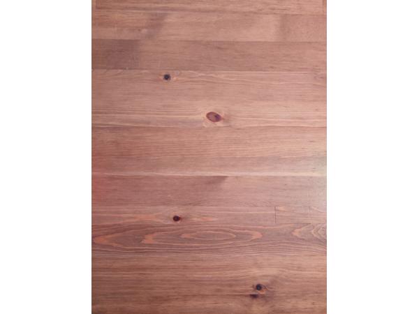 Basis houten tafel