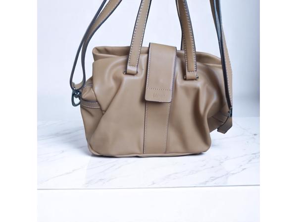 Esprit bruin ruime schoudertas