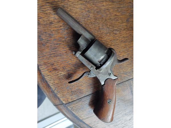 Penvuurrevolver . volkomen legaal