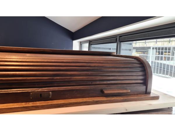 Bureau opbouw met rolluik