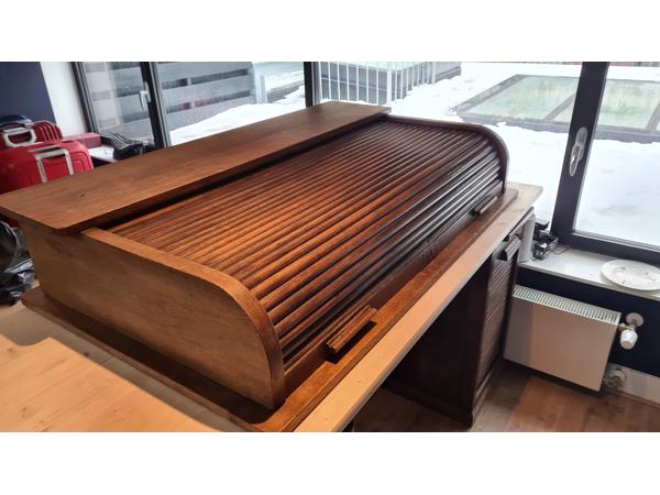 Bureau opbouw met rolluik