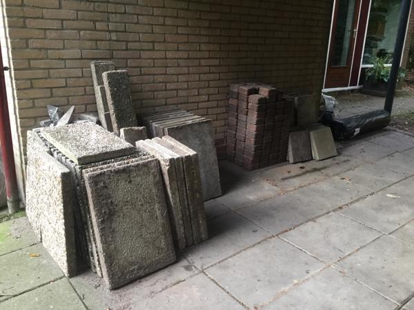 Diverse terrastegels gratis af te halen